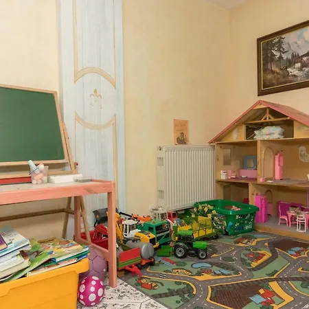 Simair Apartment *